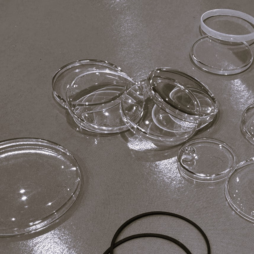 Le verre de montre, ce héros méconnu de l'Horlogerie - Contre-Temps Paris