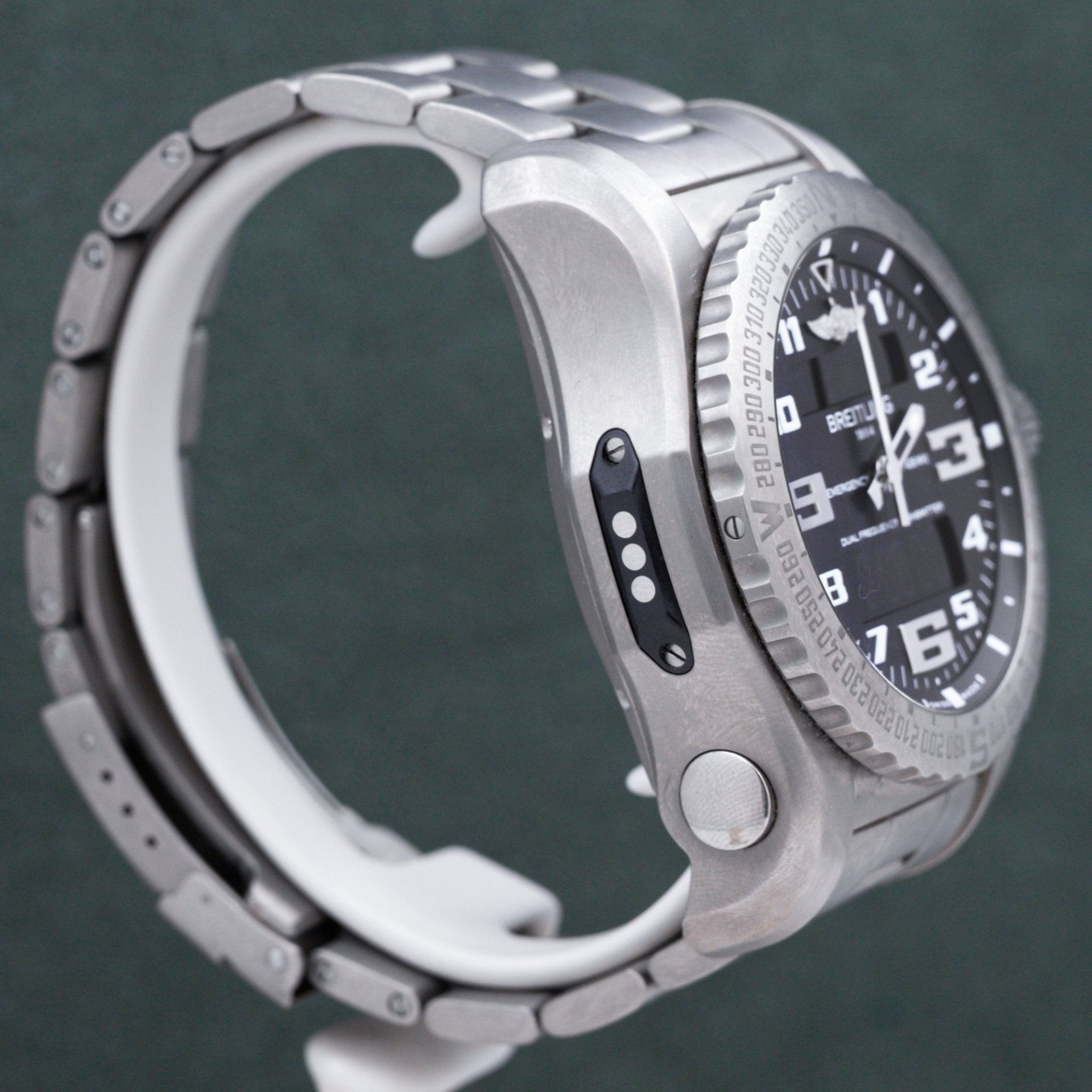 BREITLING EMERGENCY TITANE - montre vintage - Contre - Temps Paris