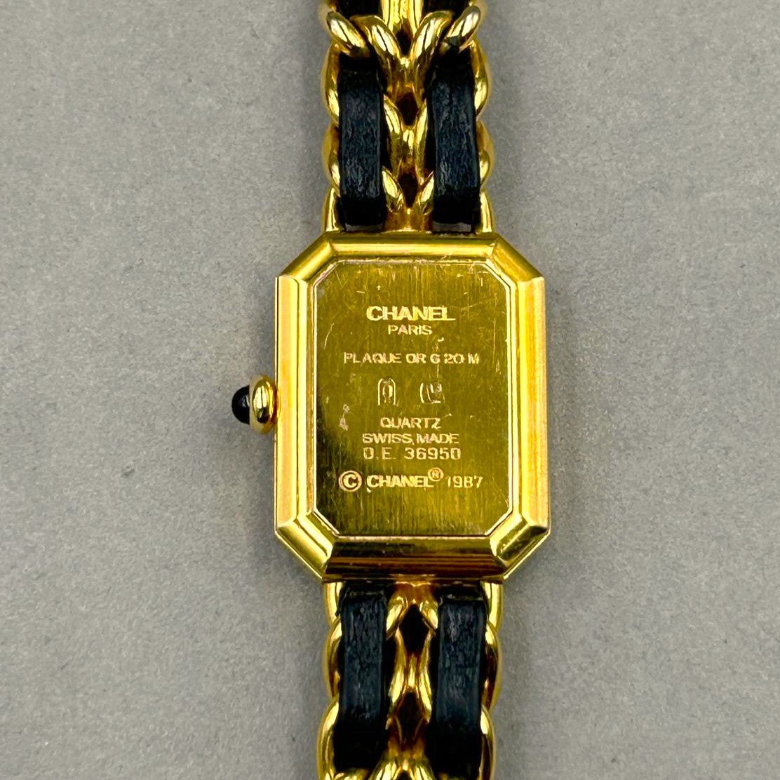 CHANEL "PREMIERE - EDITION ORIGINALE" PLAQUÉE OR ET CUIR - montre vintage - Contre - Temps Paris