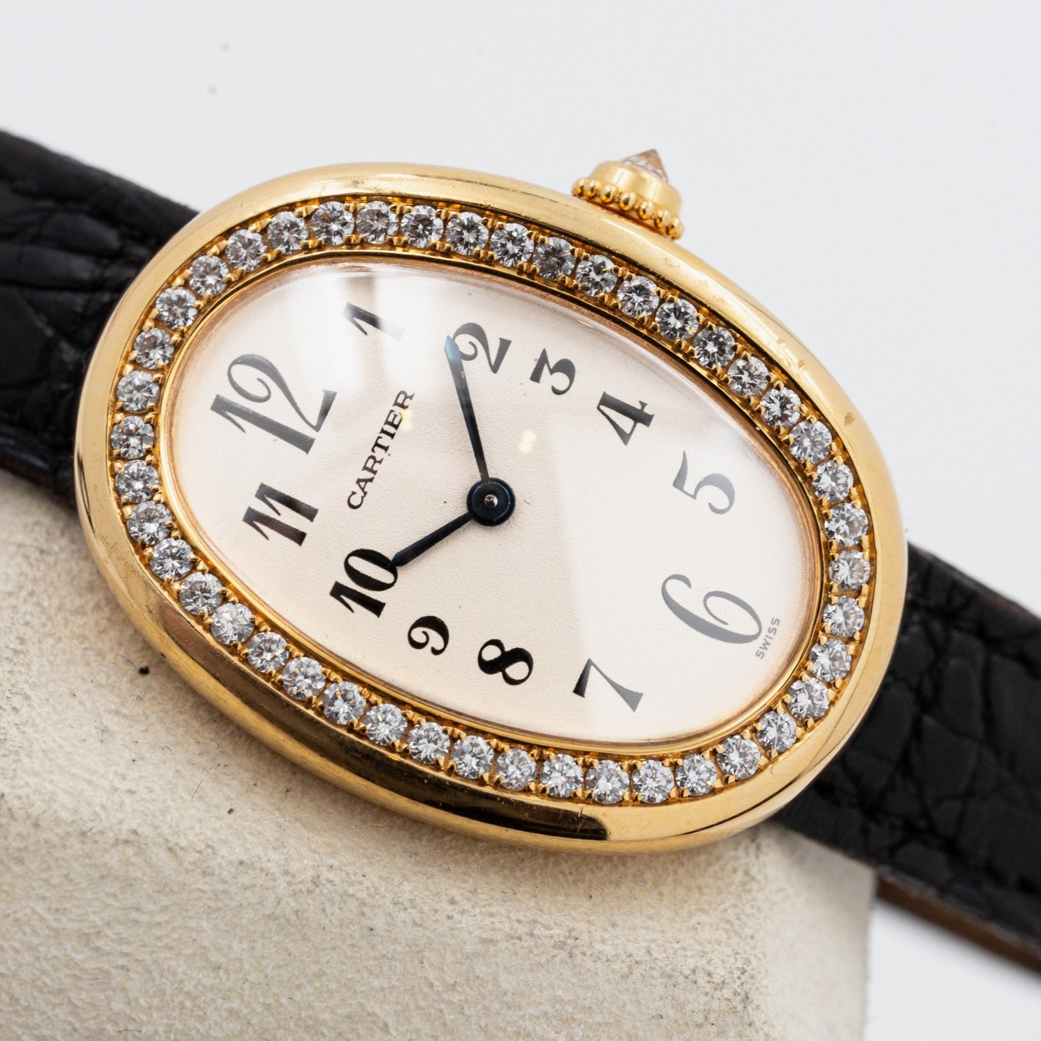 CARTIER BAIGNOIRE CLASSIQUE CHIFFRES ARABES - montre vintage - Contre - Temps Paris
