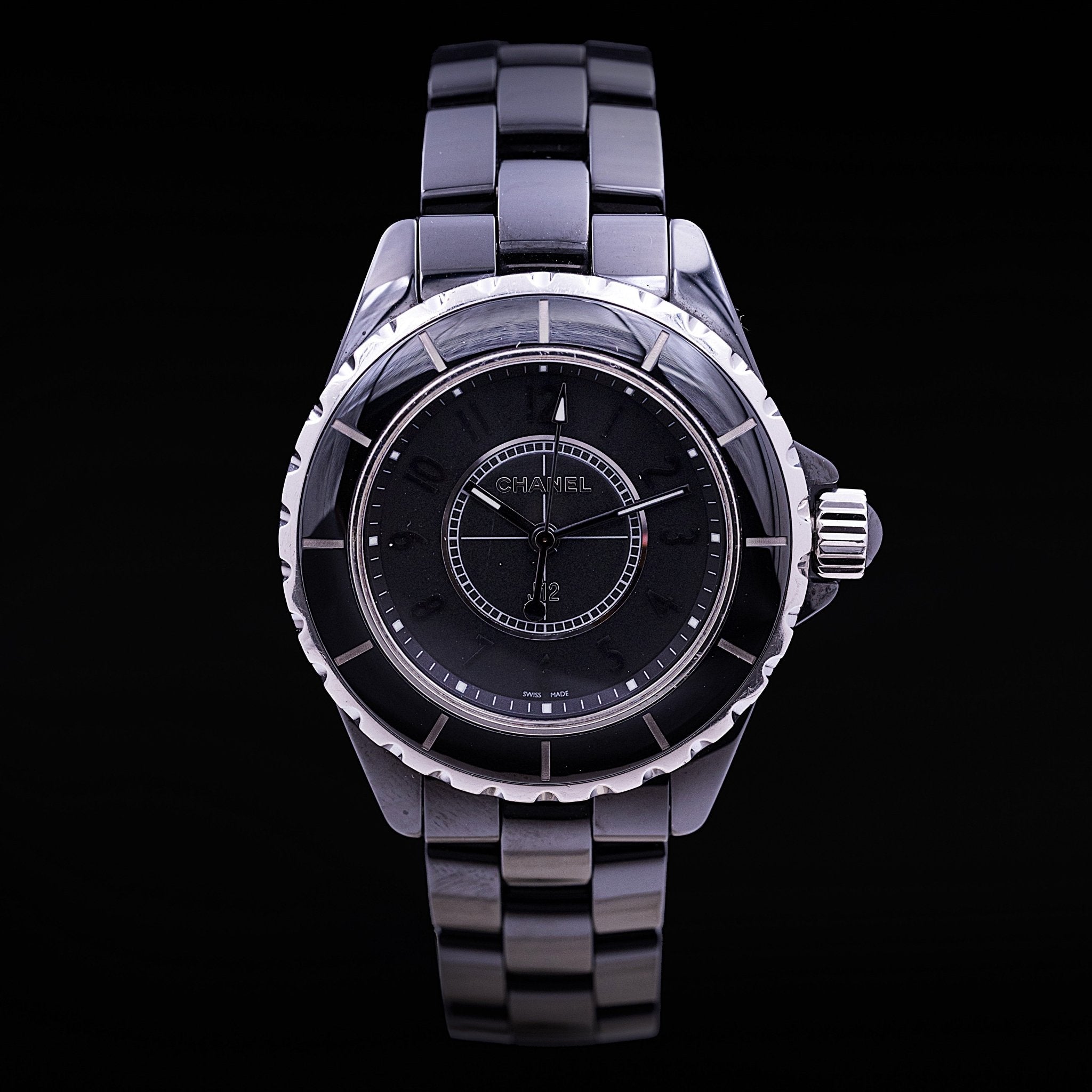 Chanel J12 Intense Black Céramique Noire Ref. H3828, ca.2015 - montre vintage - Contre-Temps Paris