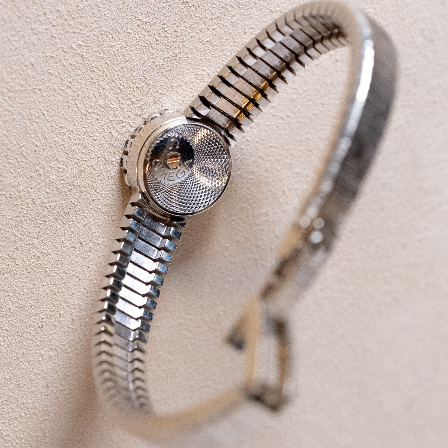 OMEGA LADY ROUND WHITE GOLD AND DIAMONDS