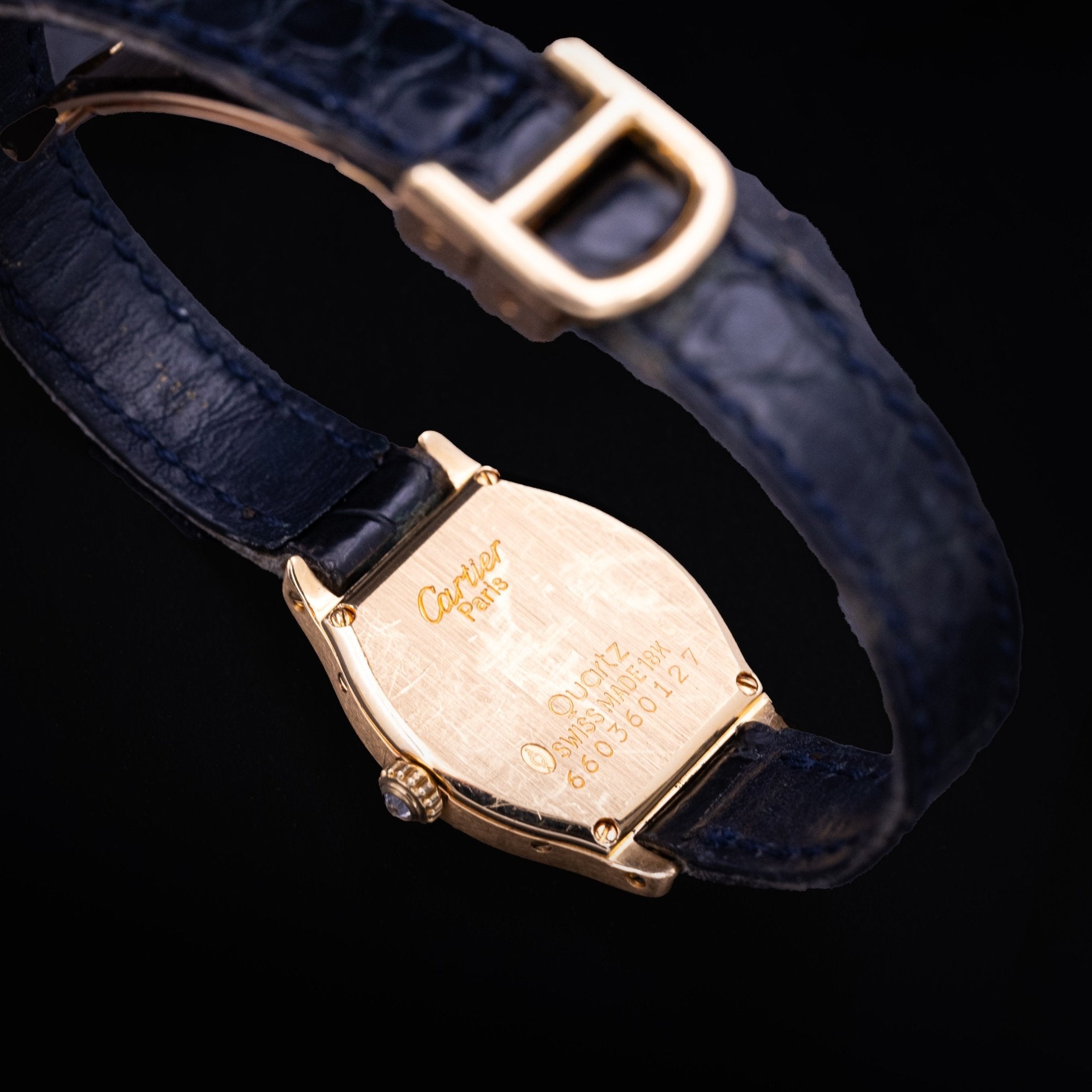 Cartier Tortue petit modèle Or jaune et diamants, Ref. 66036 - montre vintage - Contre-Temps Paris