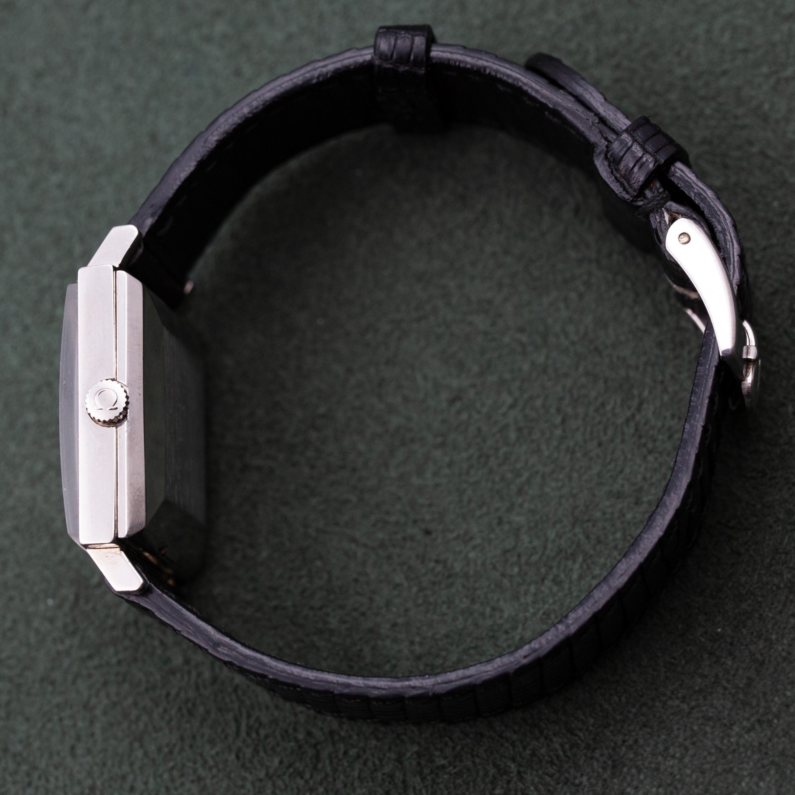 OMEGA CLASSIQUE CARREE AUTOMATIQUE