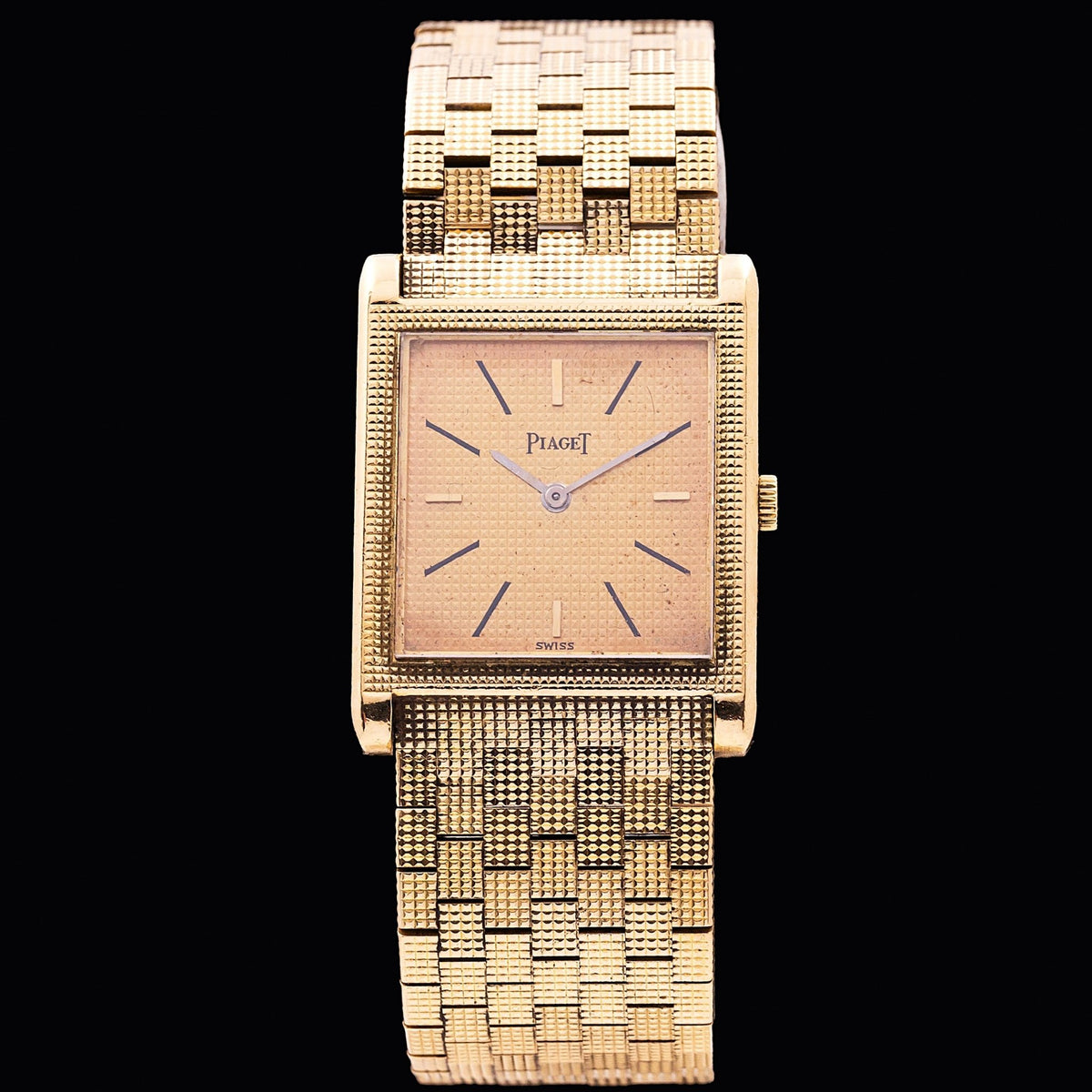 Piaget rectangulaire ultra-plate or jaune Ref. 931 C4, cadran champagne et bracelet guillochés clous de Paris