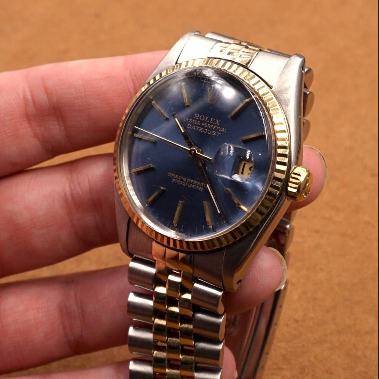 ROLEX DATEJUST EN OR & ACIER CADRAN BLEU - montre vintage - Contre - Temps Paris