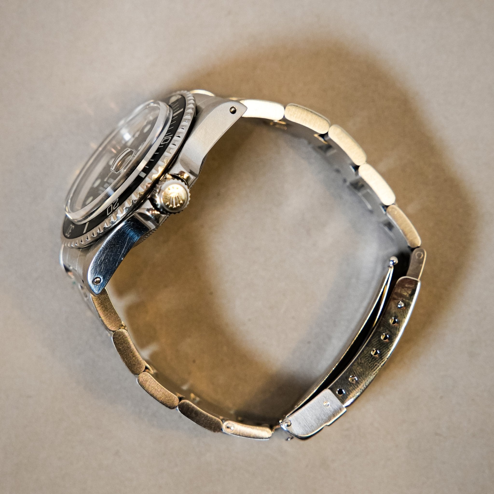 ROLEX SUBMARINER DATE REF 1680 - montre vintage - Contre - Temps Paris