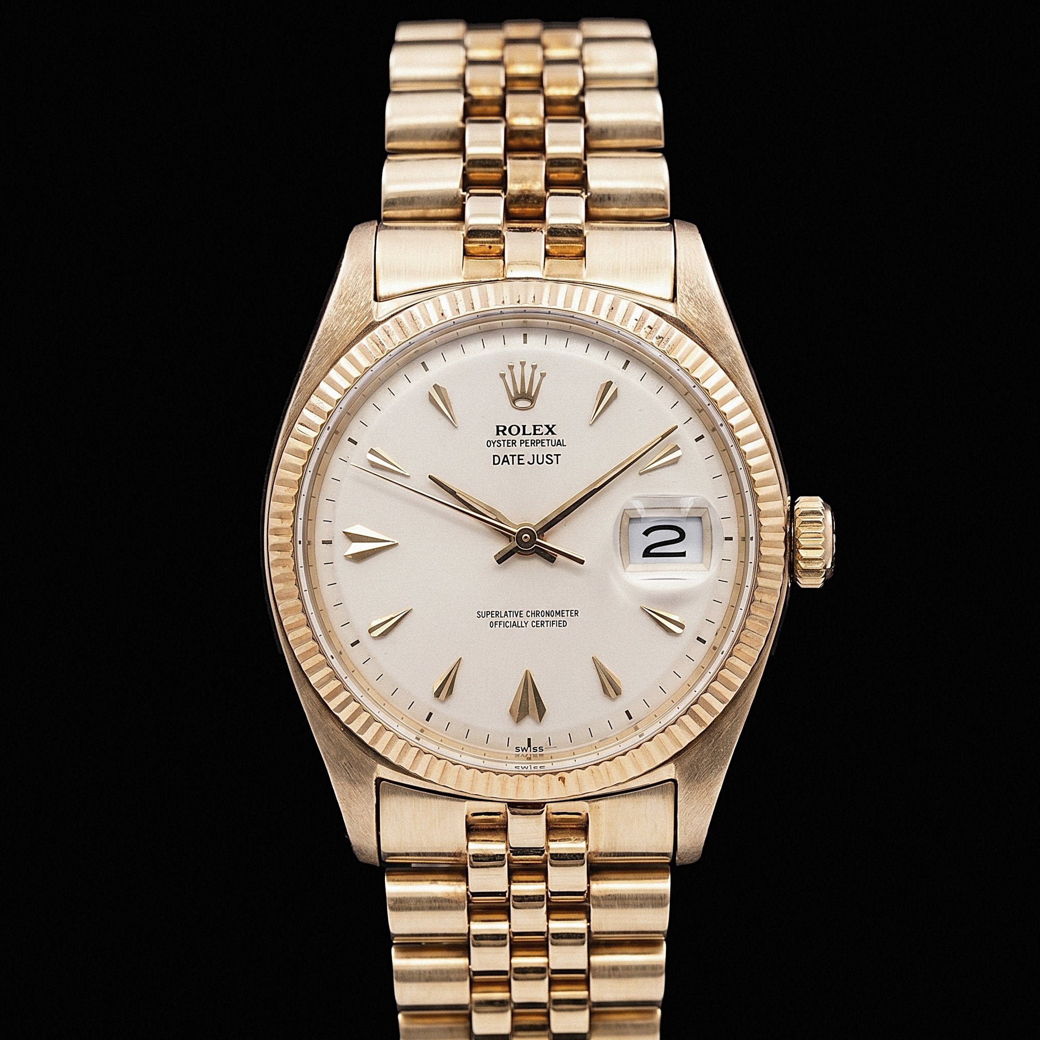 Rolex Oyster Perpetual Datejust Ref. 6605 — Or 18 carats, fin des années 1950, cadran crème - montre vintage - Contre - Temps Paris