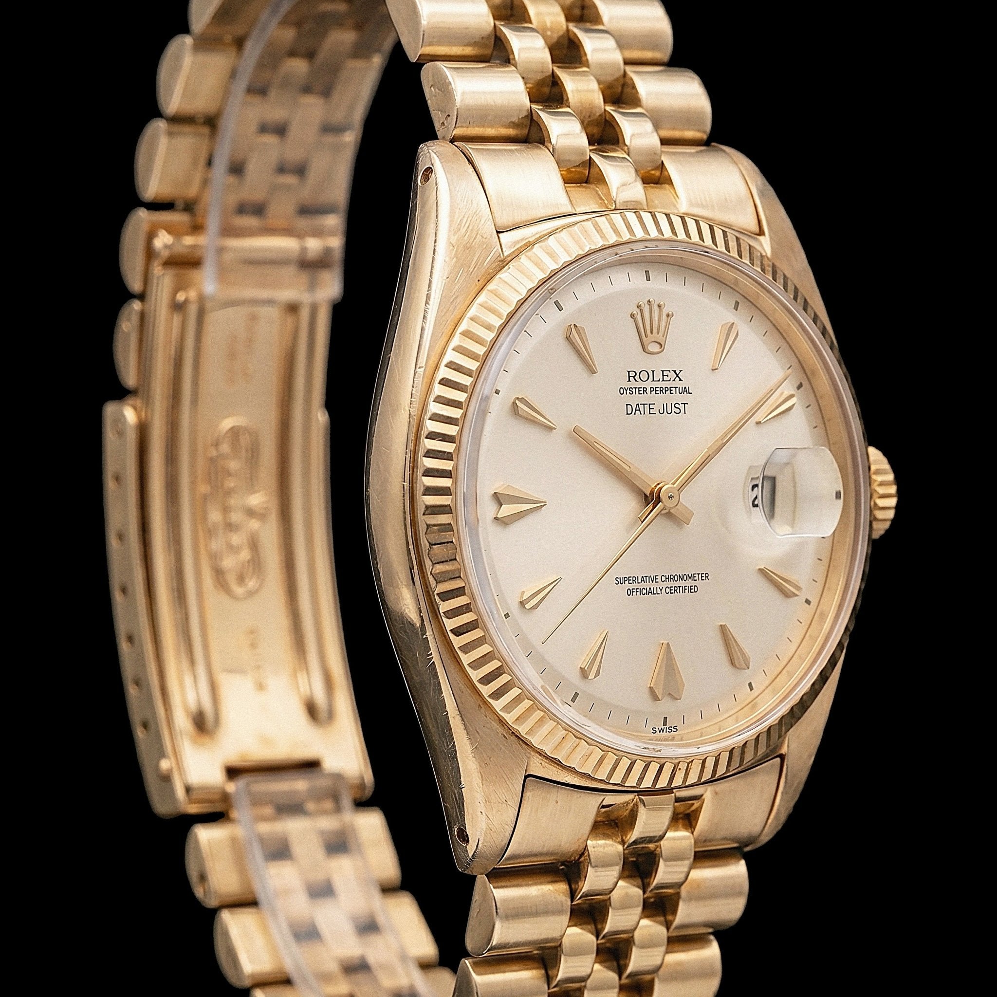 Rolex Oyster Perpetual Datejust Ref. 6605 — Or 18 carats, fin des années 1950, cadran crème - montre vintage - Contre - Temps Paris