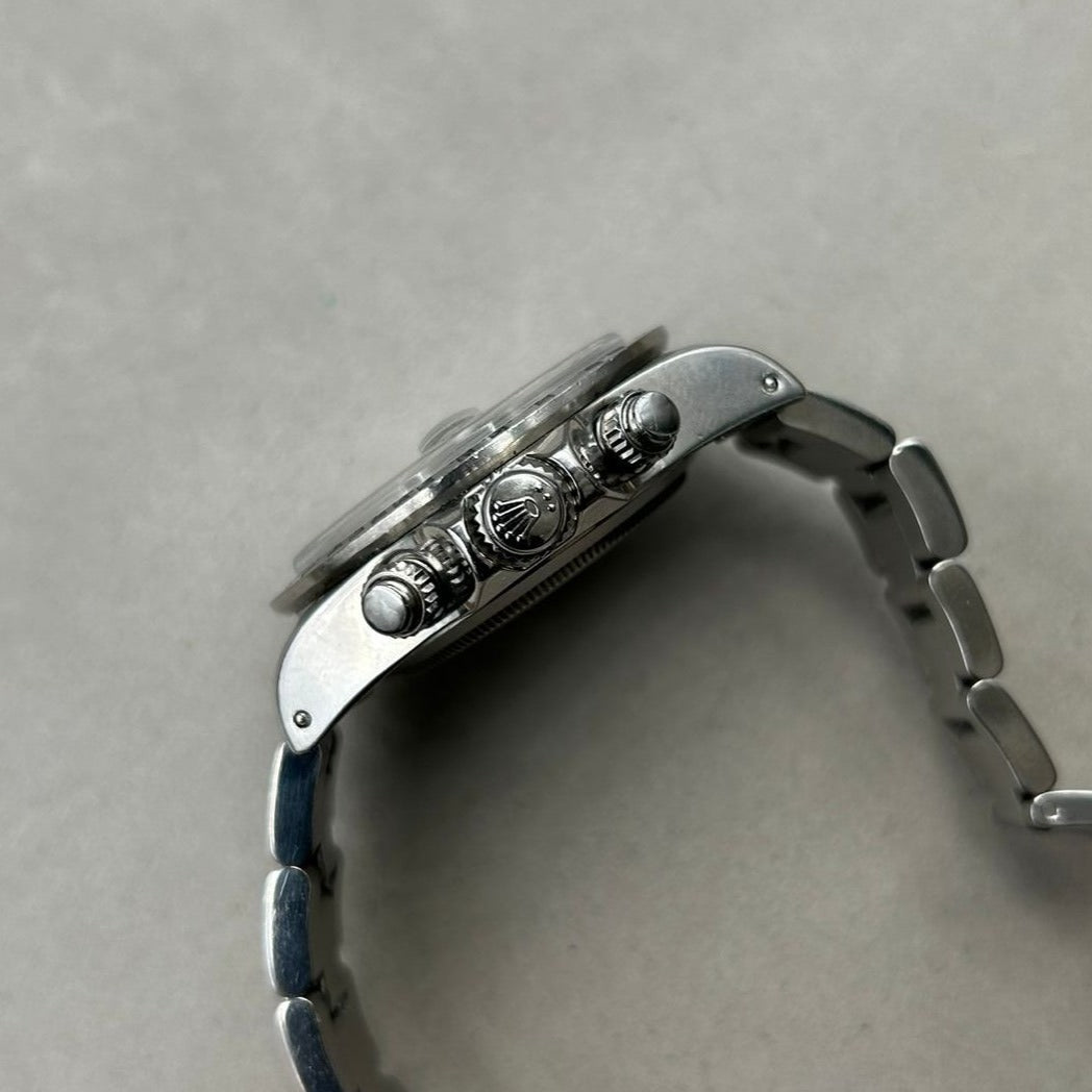 Tudor Oysterdate "Big Block" vintage self-winding chronograph in steel with 3 black sub-counters on silver dial featuring a Rolex steel Oyster strap, crown, case back and screw-down pushers - crown profile view