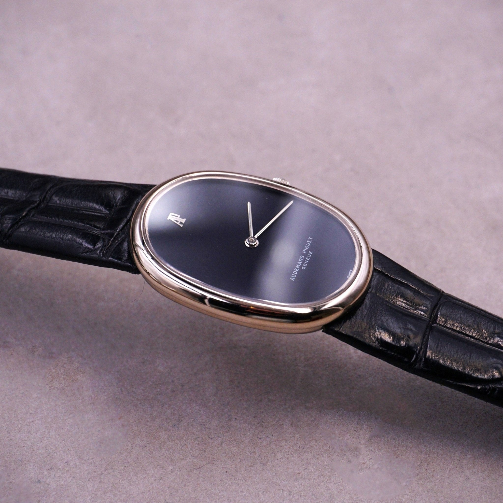 AUDEMARS PIGUET ELLIPSE OR BLANC - montre vintage - Contre - Temps Paris