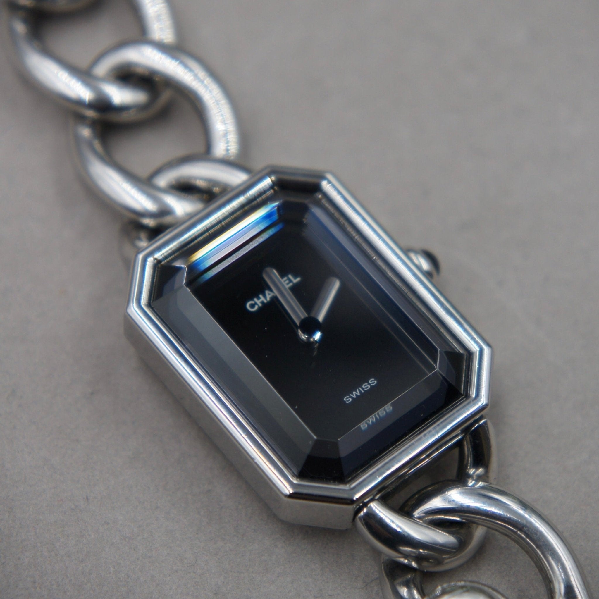 CHANEL "PREMIERE CHAINE GOURMETTE" ACIER - montre vintage - Contre - Temps Paris