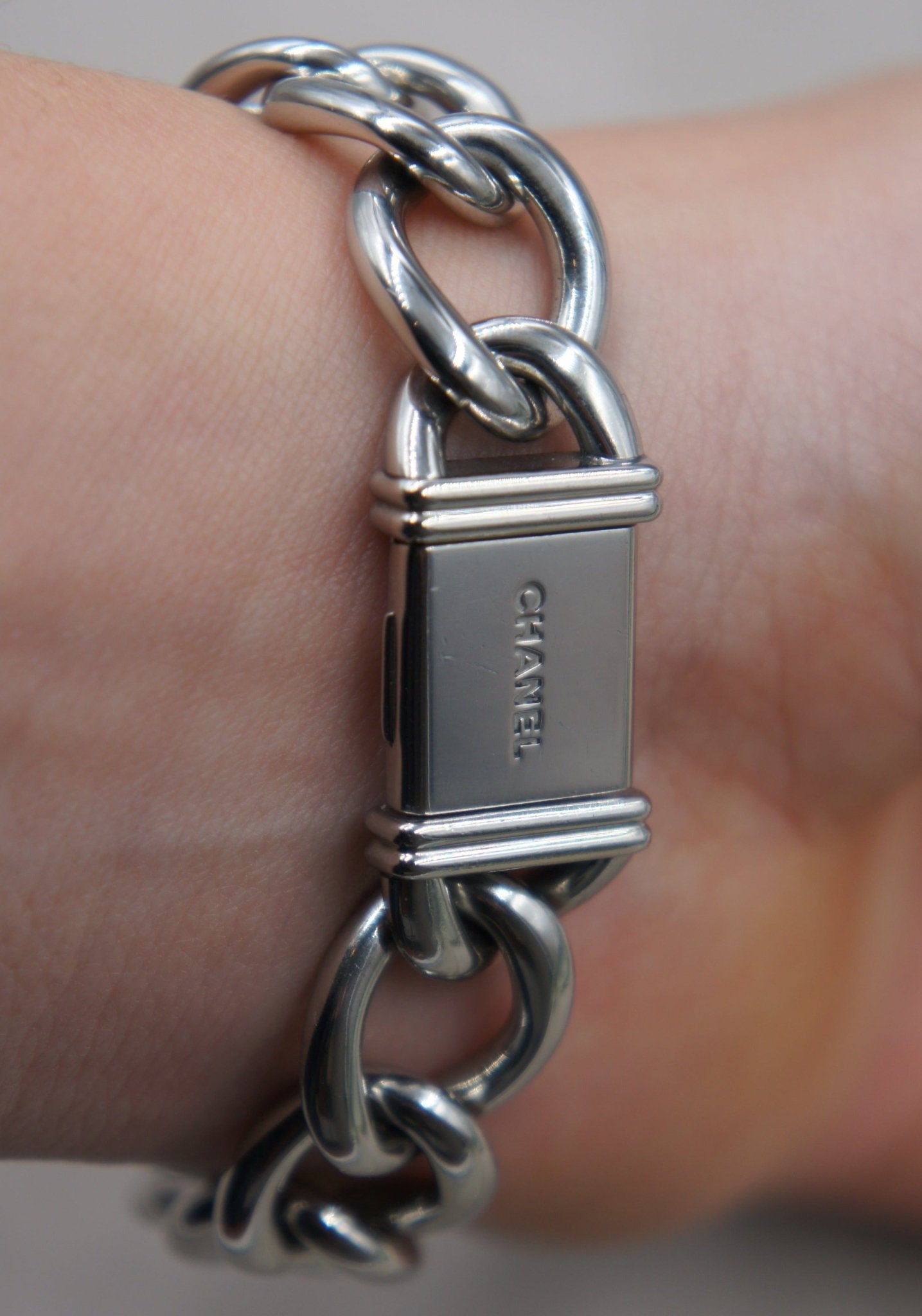 CHANEL "PREMIERE CHAINE GOURMETTE" ACIER - montre vintage - Contre - Temps Paris