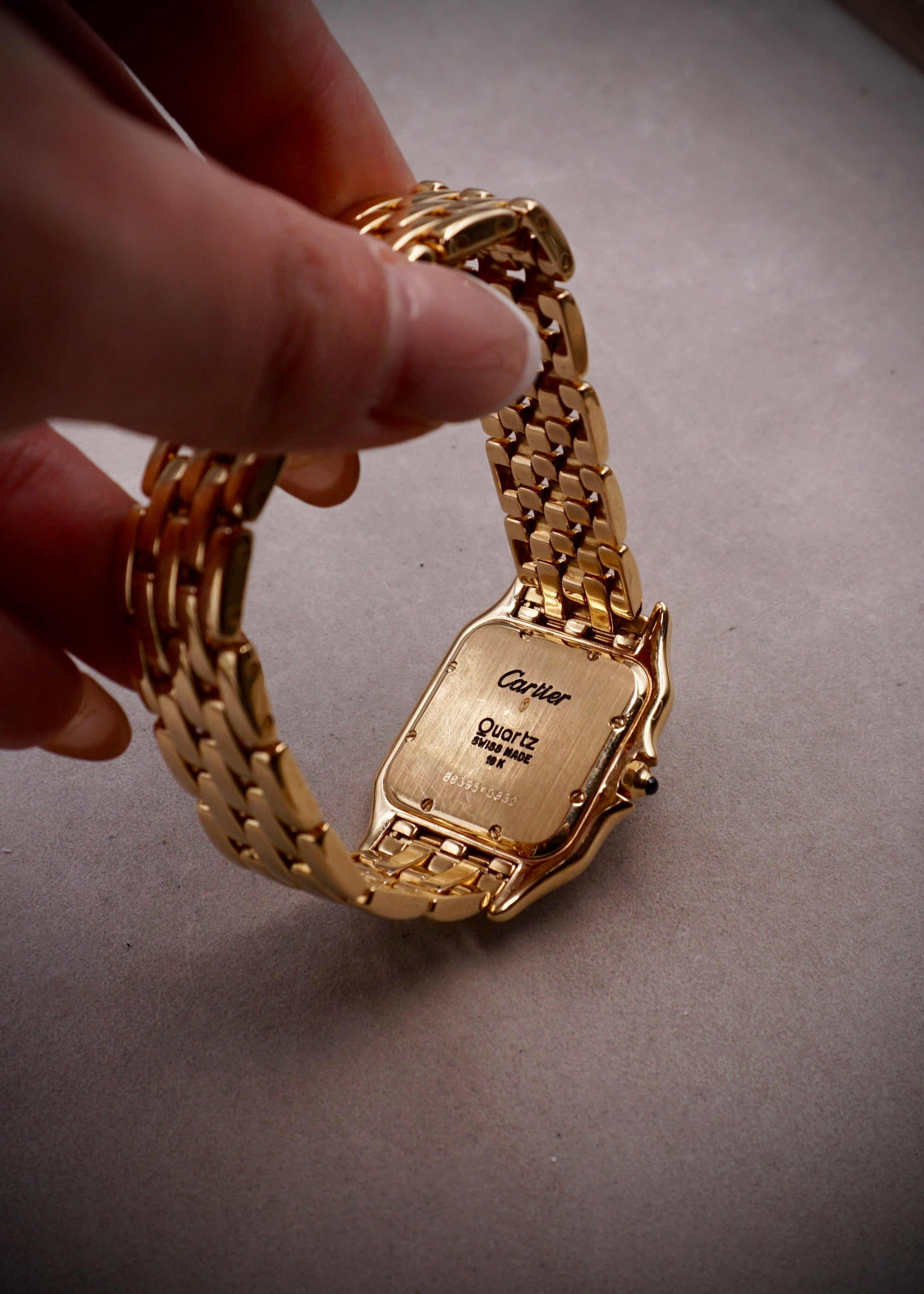 CARTIER PANTHERE MEDIUM GOLD