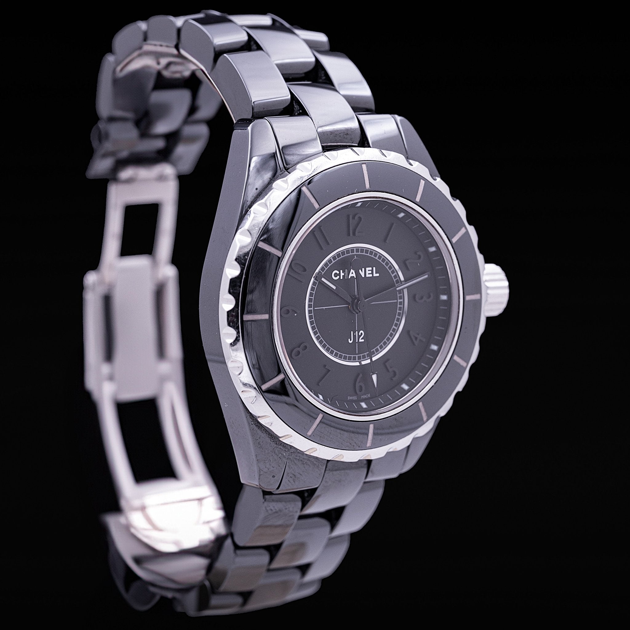 Chanel J12 Intense Black Céramique Noire Ref. H3828, ca.2015 - montre vintage - Contre-Temps Paris