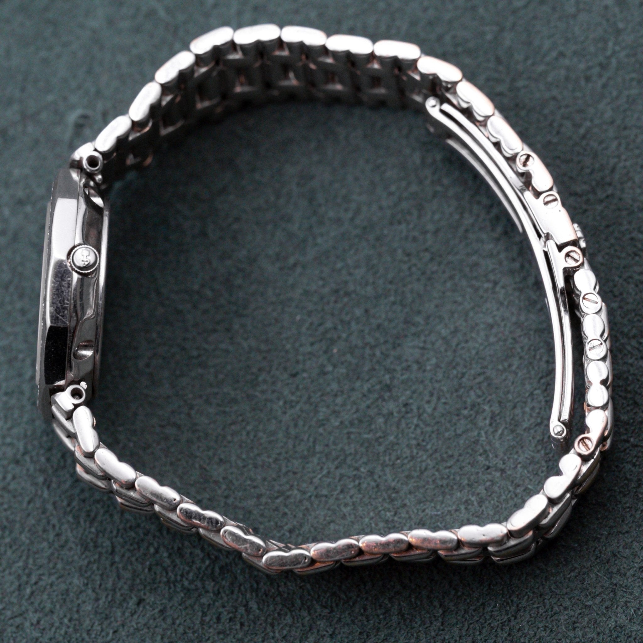 CORUM ADMIRAL'S CUP LADY OR BLANC & DIAMANTS - montre vintage - Contre - Temps Paris