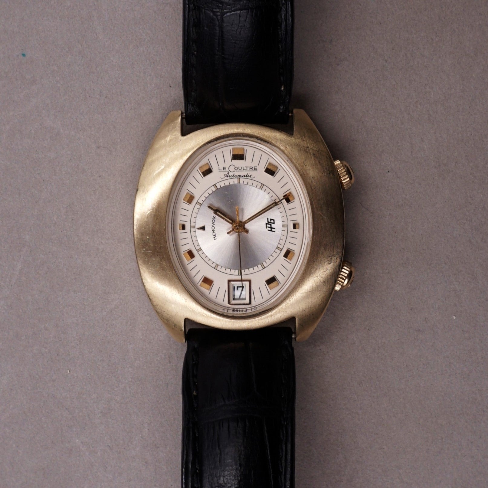 LECOULTRE MEMOVOX HPG AUTOMATIC OR JAUNE