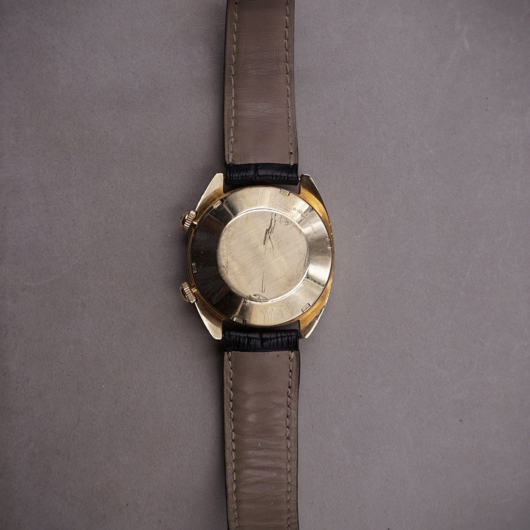 LECOULTRE MEMOVOX HPG AUTOMATIC OR JAUNE - montre vintage - Contre - Temps Paris