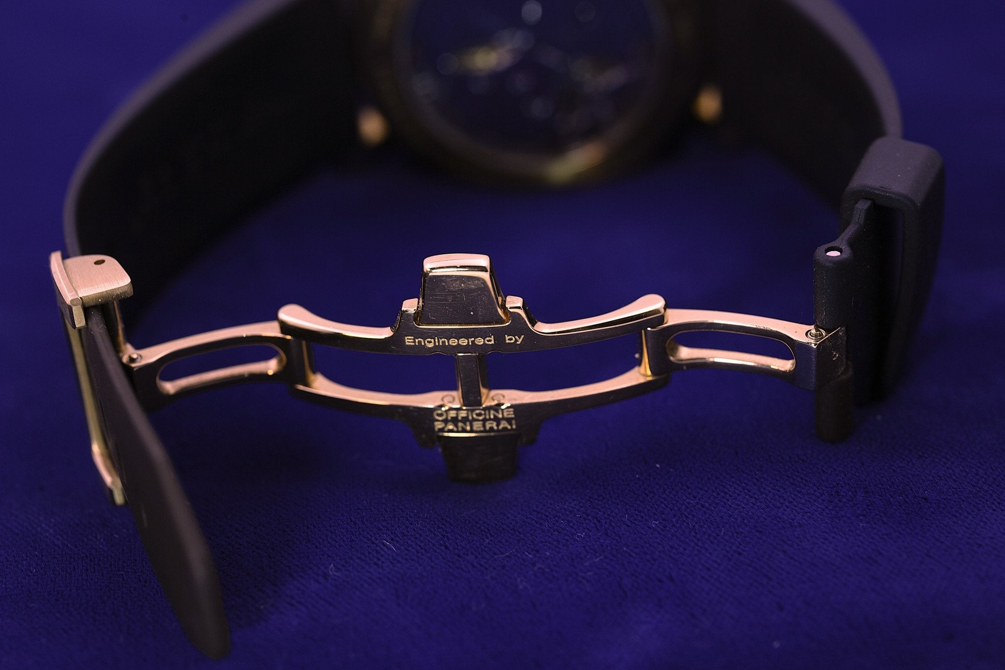 PANERAI FERRARI GRANTURISMO GMT 8 DAYS OR ROSE - montre vintage - Contre - Temps Paris