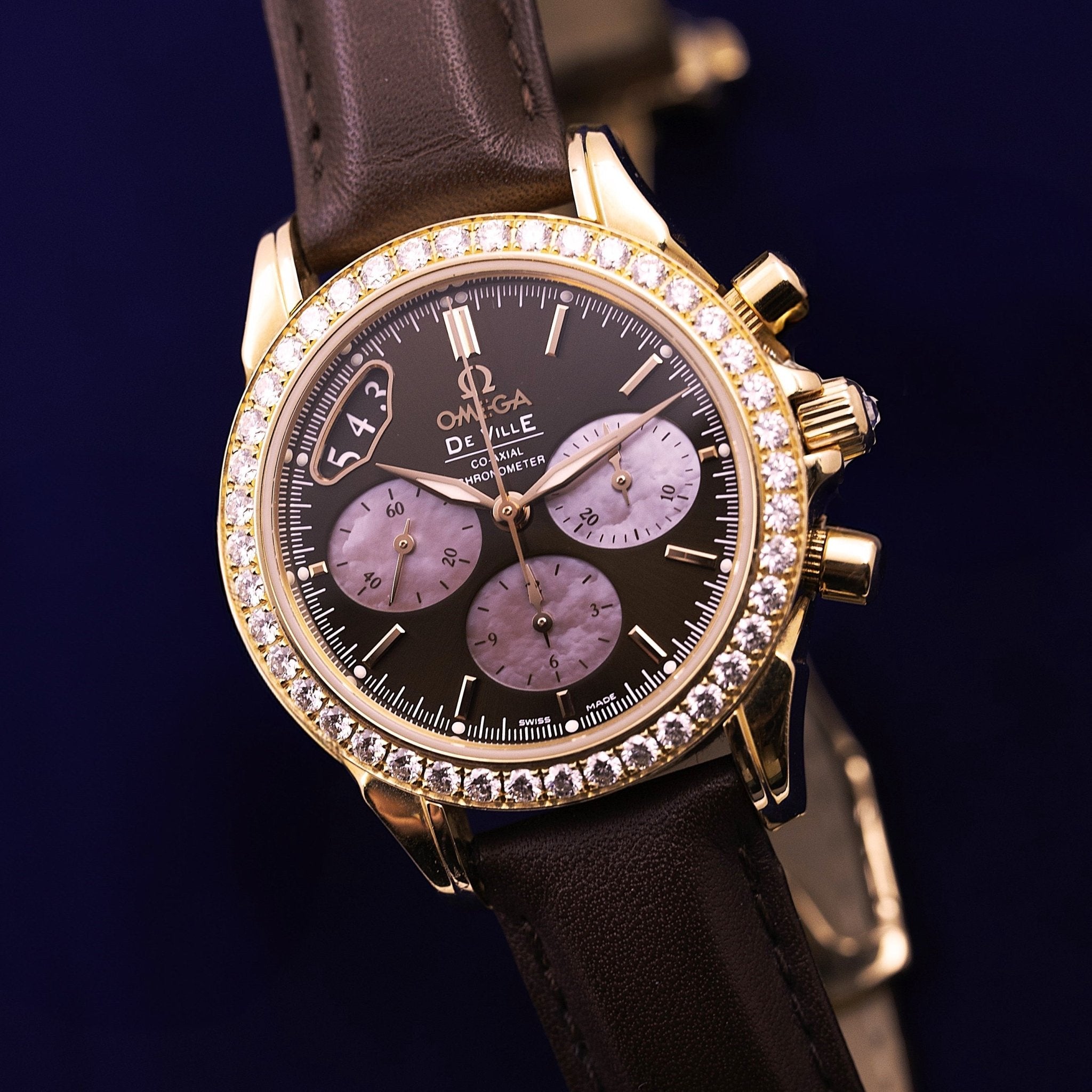 OMEGA DE VILLE CHRONOGRAPHE OR ROSE ET DIAMANTS - montre vintage - Contre - Temps Paris