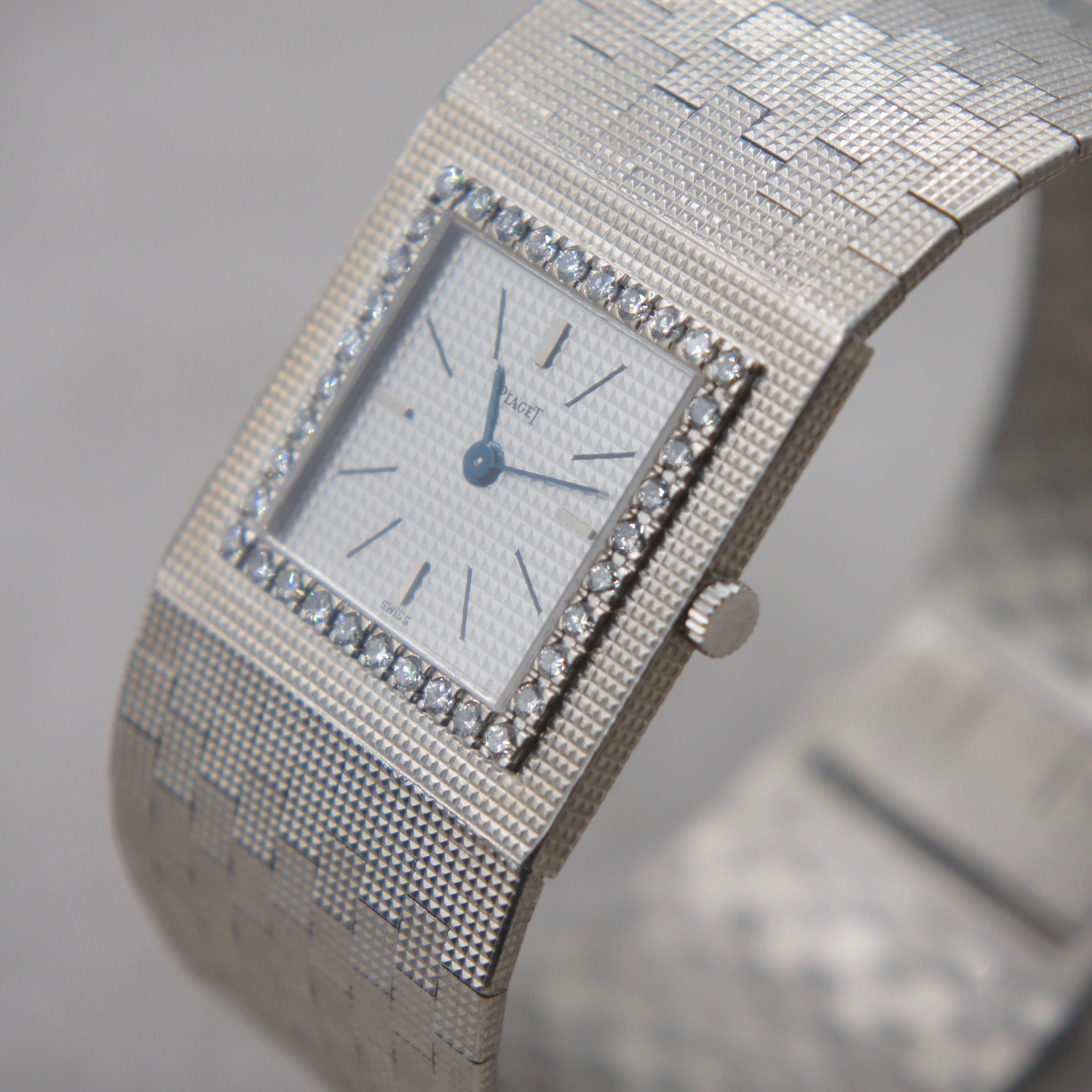 PIAGET MANCHETTE OR BLANC SERTIE DIAMANTS