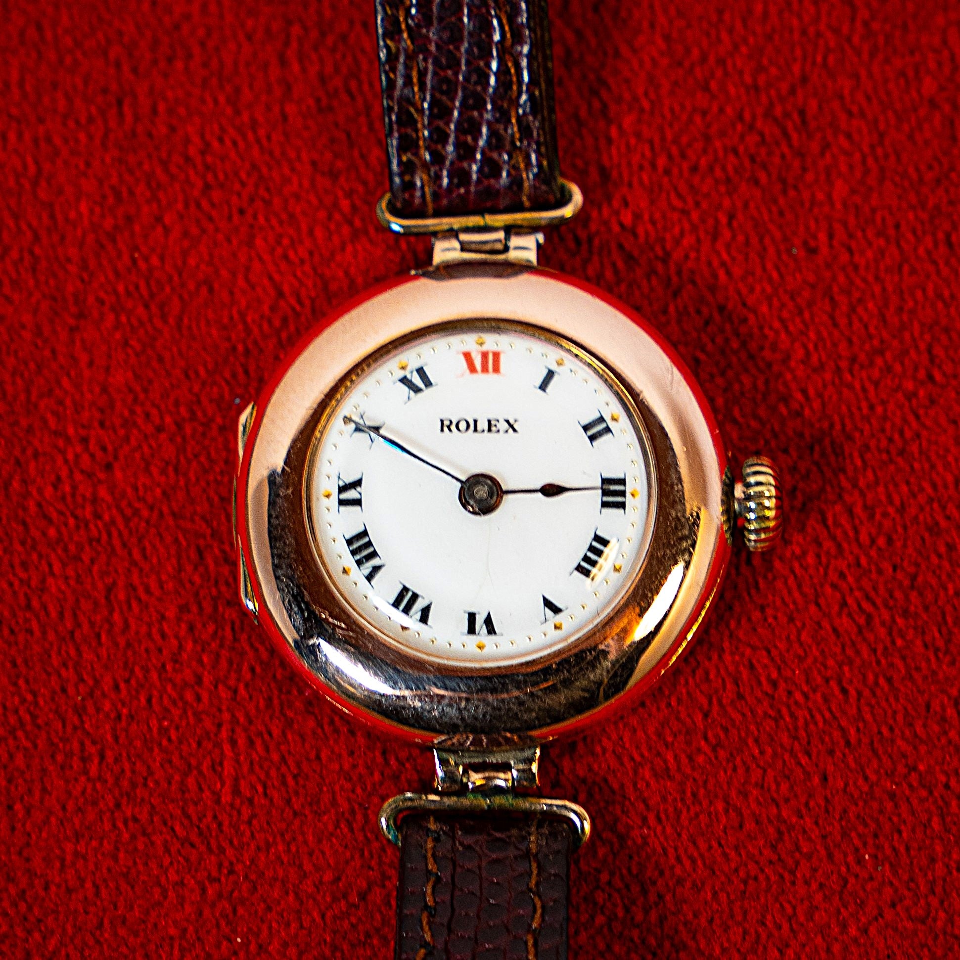 Rolex Lady Boîte à Charnière Or Rose, 1917 - montre vintage - Contre - Temps Paris