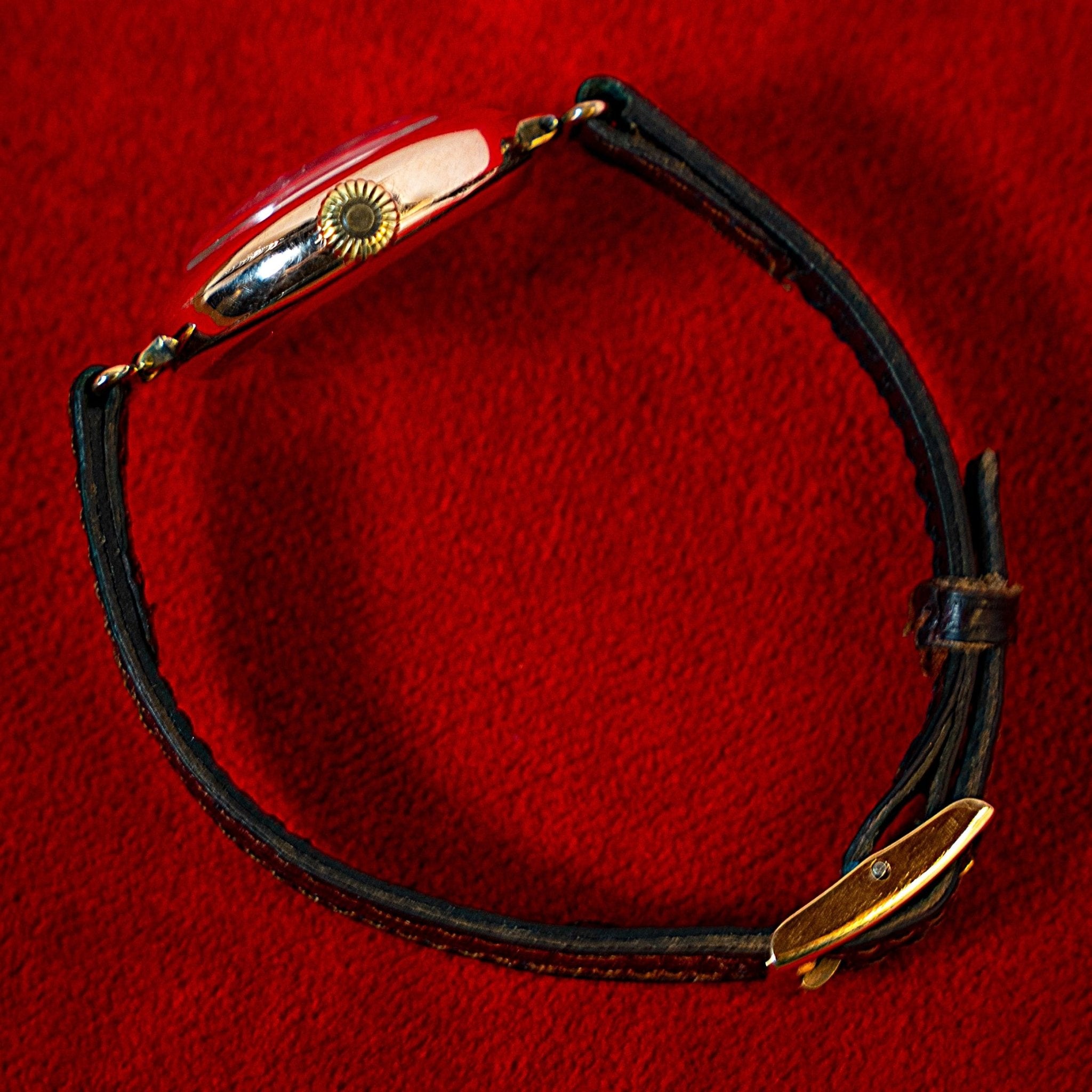 Rolex Lady Boîte à Charnière Or Rose, 1917 - montre vintage - Contre - Temps Paris
