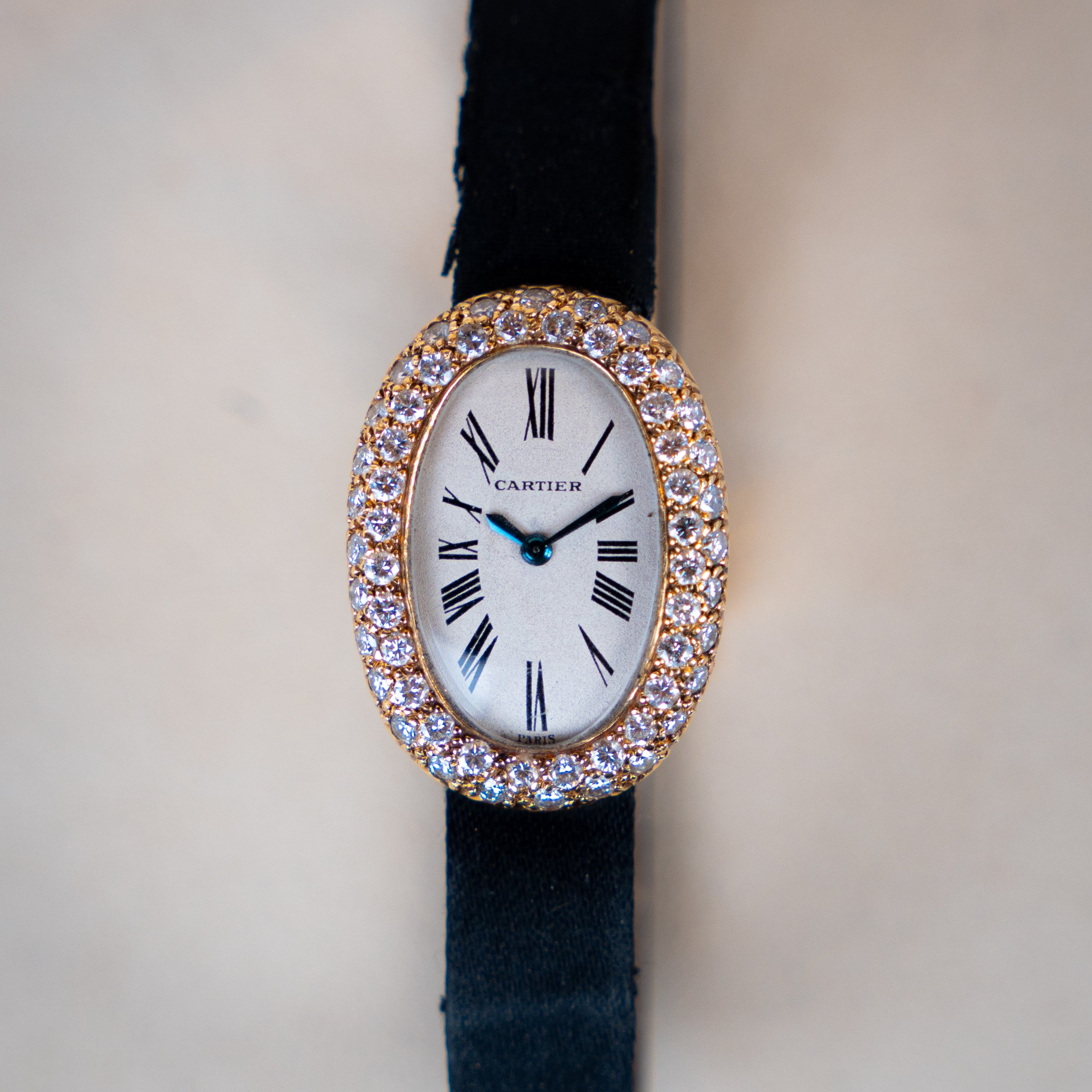 CARTIER BAIGNOIRE SIMPLE GODRON OR ET DIAMANTS