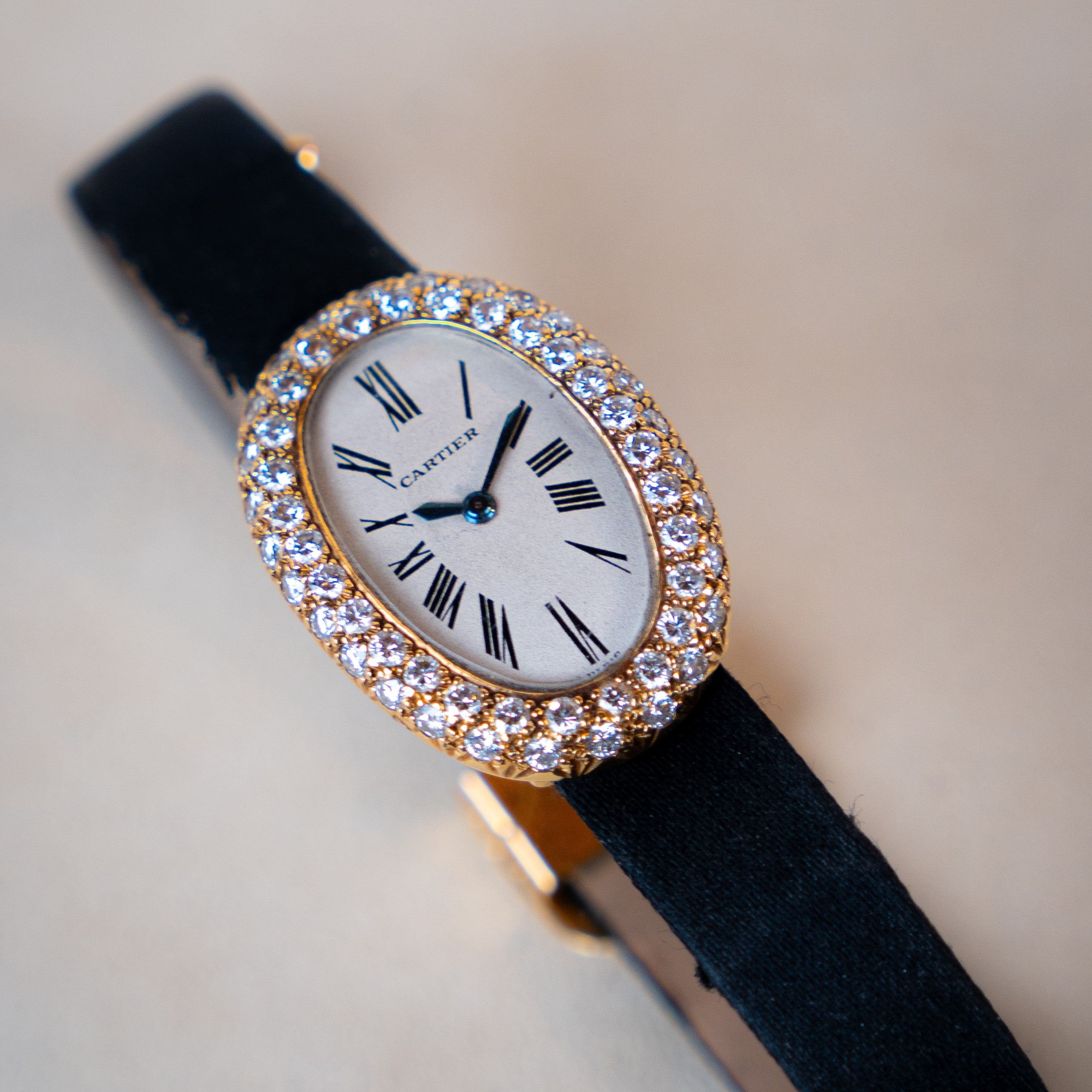 CARTIER BAIGNOIRE SIMPLE GODRON OR ET DIAMANTS