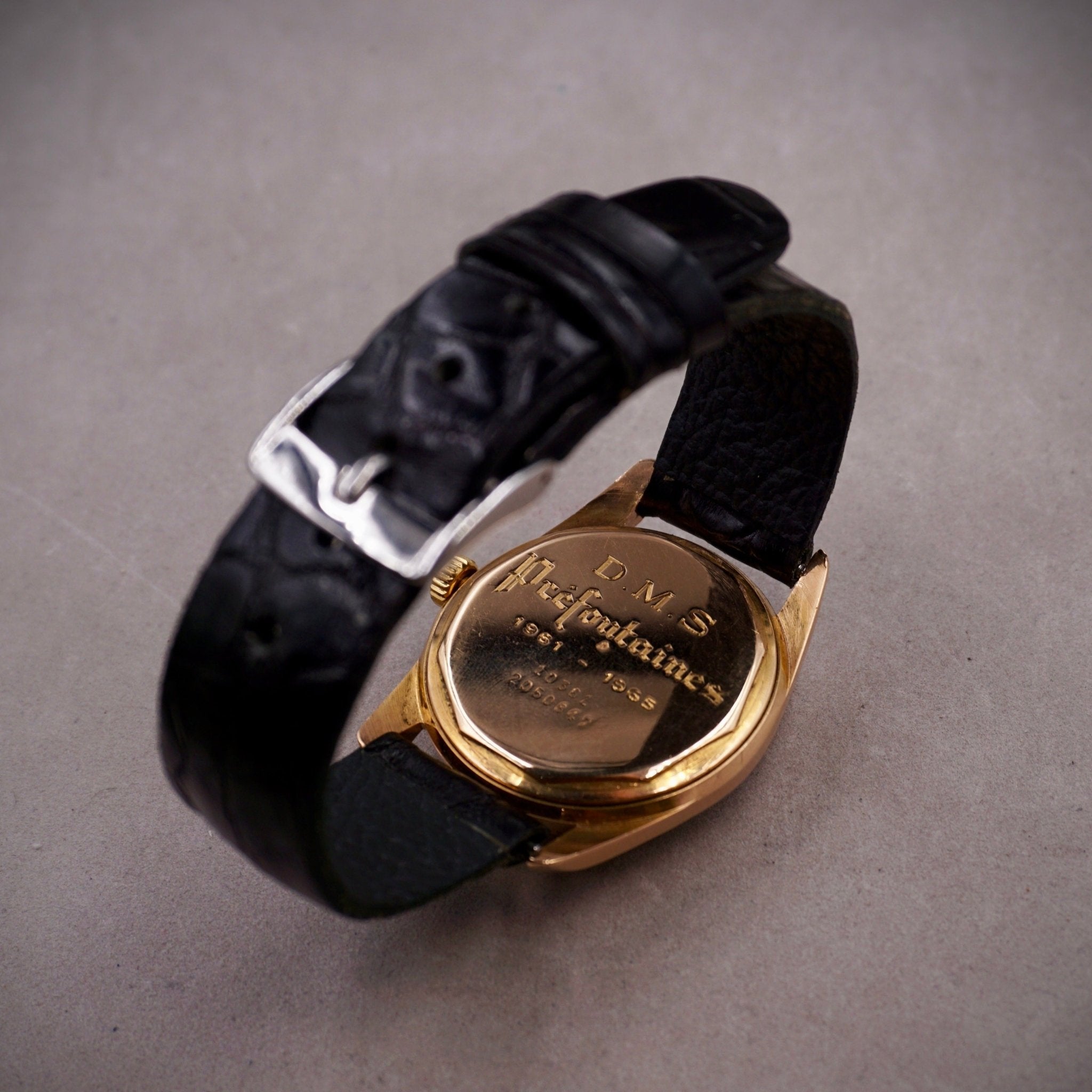 UNIVERSAL GENEVE POLEROUTER OR ROSE - montre vintage - Contre - Temps Paris